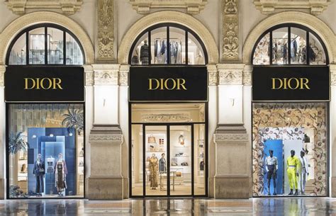 dior boutique in milano